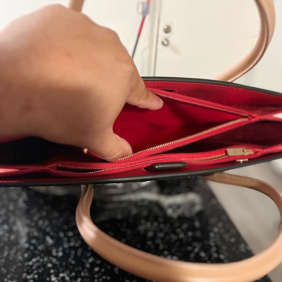 Christian
Louboutin Bags - Picture 6 of 6